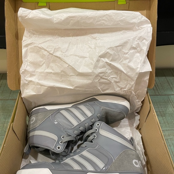 Adidas - Picture 12 of 14